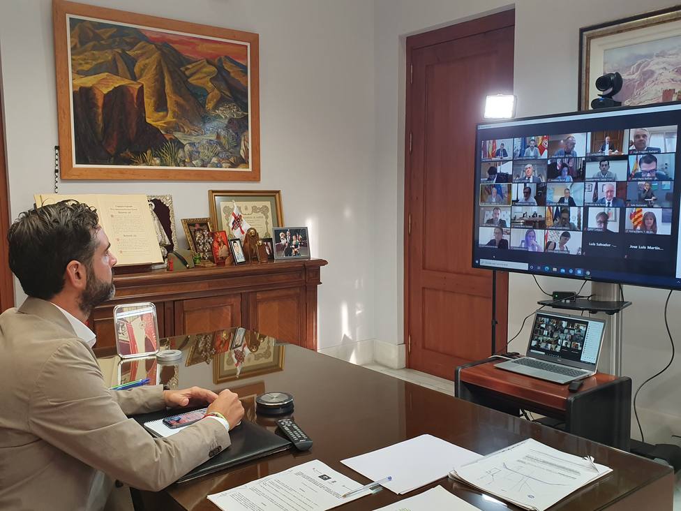 El alcalde de Almería pide al Gobierno “diálogo, celeridad y fondos europeos” para las ayudas COVID