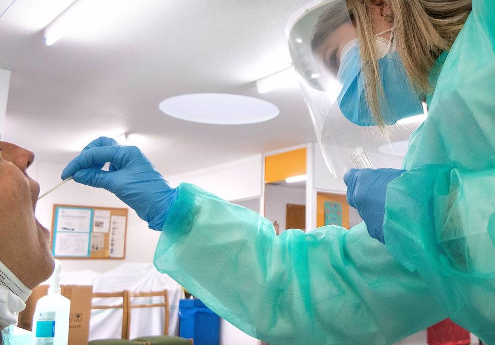 Coronavirus.- Extremadura alcanza un nuevo mÃ¡ximo con 1.381 positivos en 24 horas en las que han fallecido 17 personas