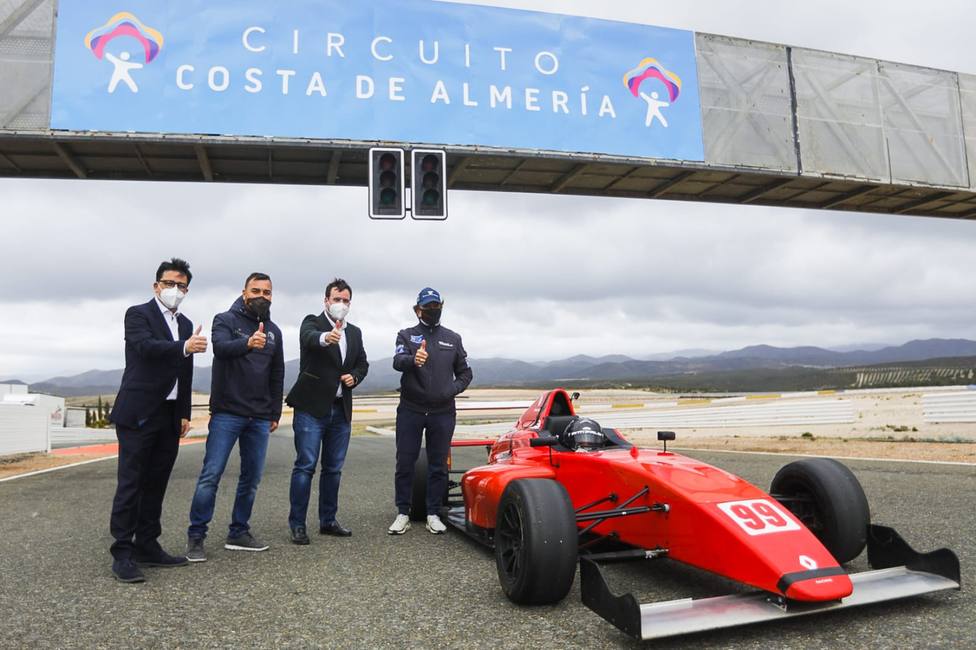 Fittipaldi prepara la temporada de Fórmula 4 en el Circuito ‘Costa de Almería’