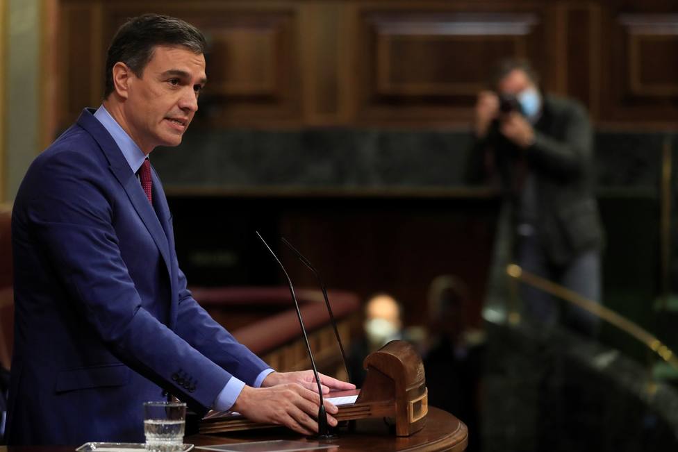 Sánchez acelera leyes para apabullar al PP en el ecuador de la Legislatura