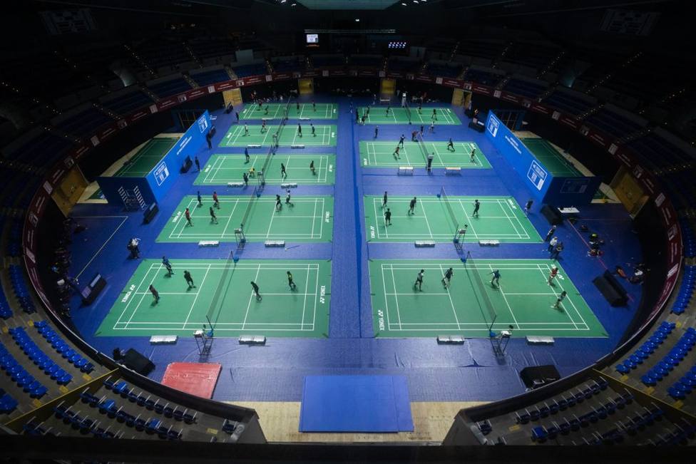 Aspecto de las pistas que acogen el Mundial Junior de Badminton en el Palacio de los Deportes de Santander