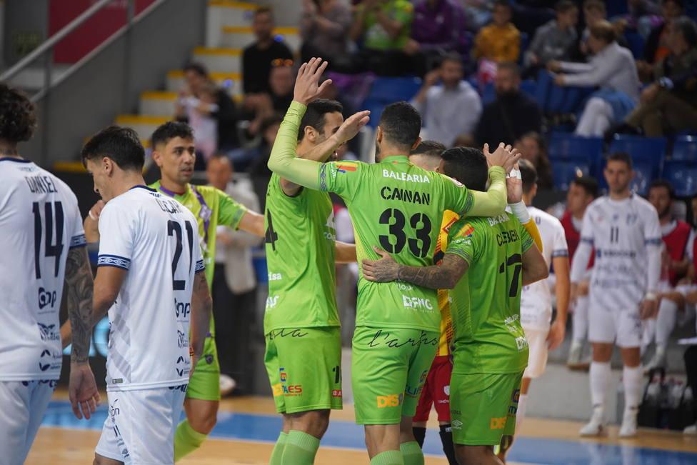 Los jugadores del Mallorca Palma Futsal, celebrando un gol ante Antequera