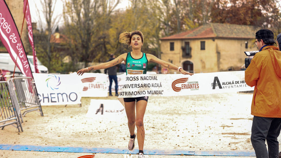La atleta Claudia Estévez se proclama campeona del IV Cross Nacional Aniversario Alcalá Patrimonio Mundial