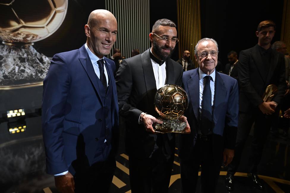 Zidane y Benzema, junto a Florentino Pérez