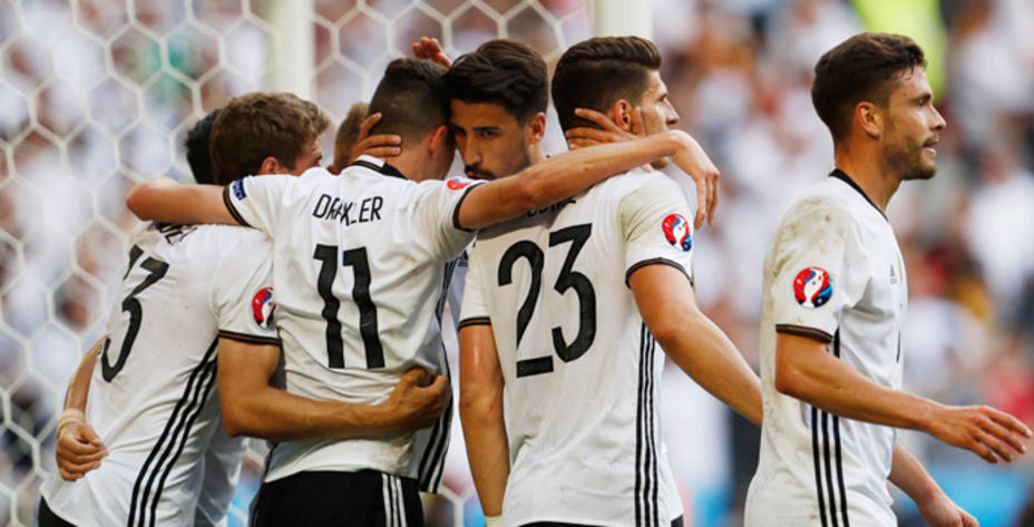 Alemania celebra uno de los goles a Eslovaquia (Reuters)
