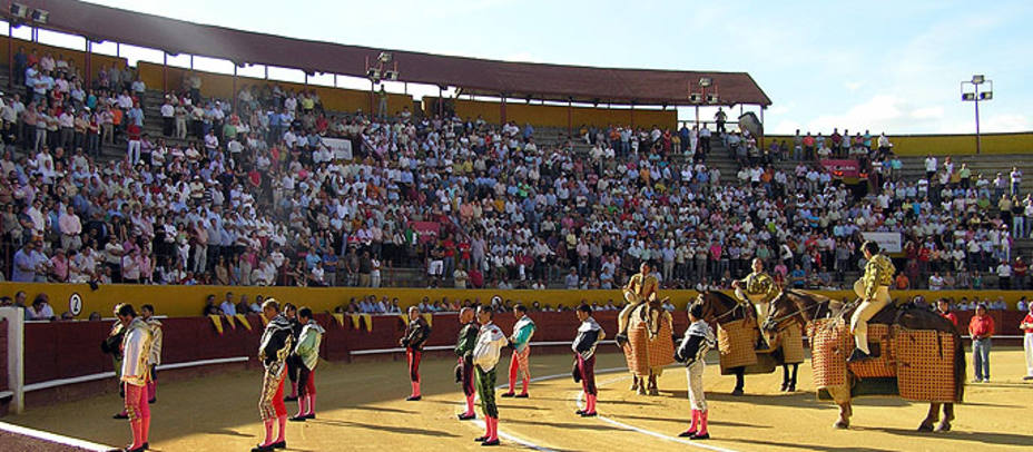 La plaza de toros de Ávila acogerá tres festejos durante junio y julio. S.N.