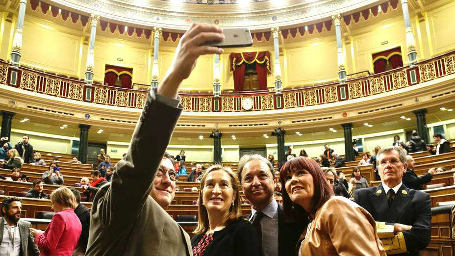 Nacho Prendes, Ana Pastor Julian, Juan Luis Gordo y Micaela Navarro en el Congreso de los Diputados.