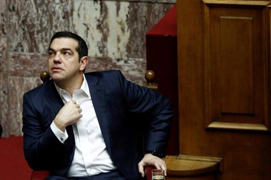 Tsipras supera la moción de confianza en el Parlamento griego