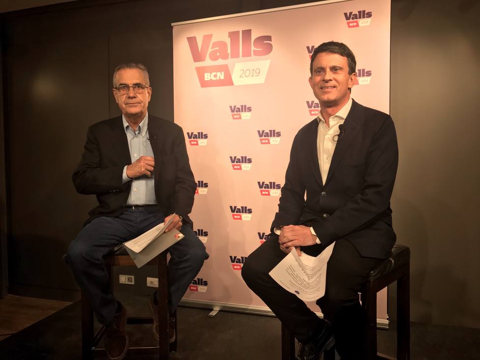 Valls presenta a Corbacho como número 3 de su plataforma Barcelona Capital Europea