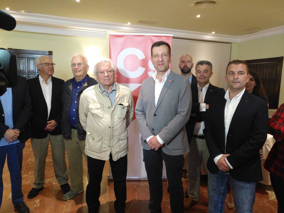 Nart y Langtry con otros representantes de Ciudadanos en Ferrolterra