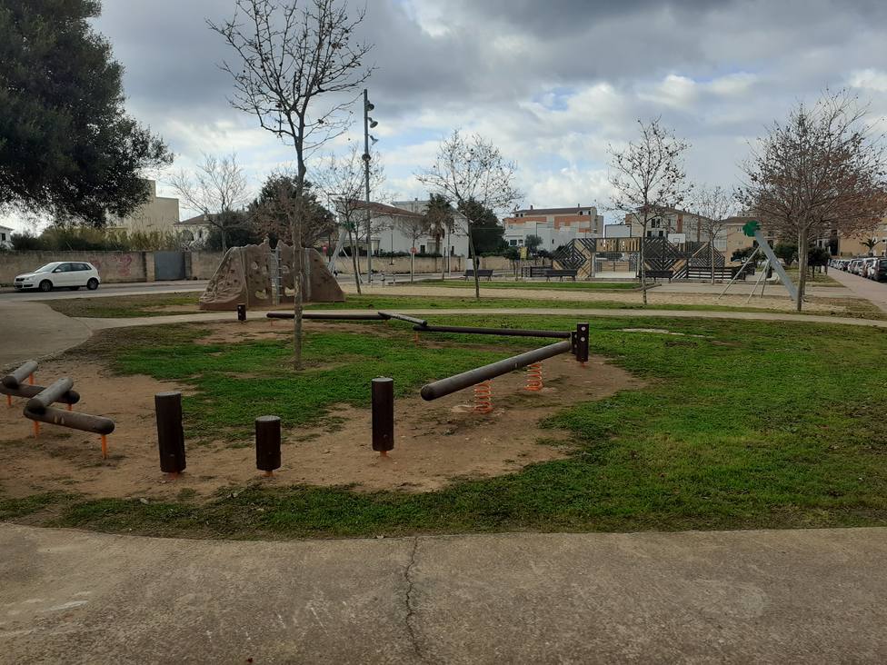 Mejoras en los parques infantiles de la urbanización de Serpentona y de la zona de las calles Gustavo Mas