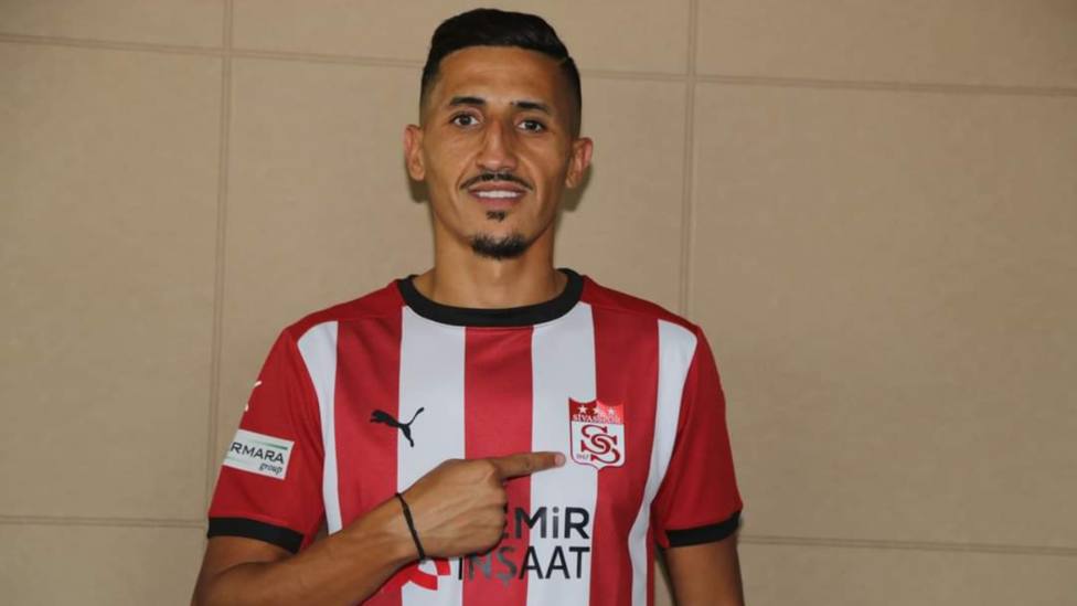 El City se interesa por Giménez; el Sevilla hace oficial la llegada de Marcos Acuña; Fajr abandona el Getafe
