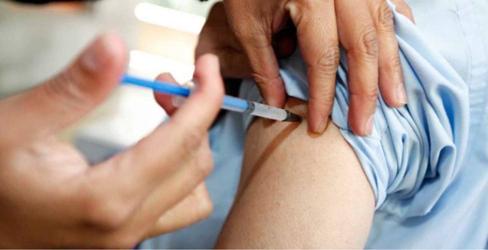 Salud espera vacunar de gripe a 400.000 personas, frente a 250.000 de 2019