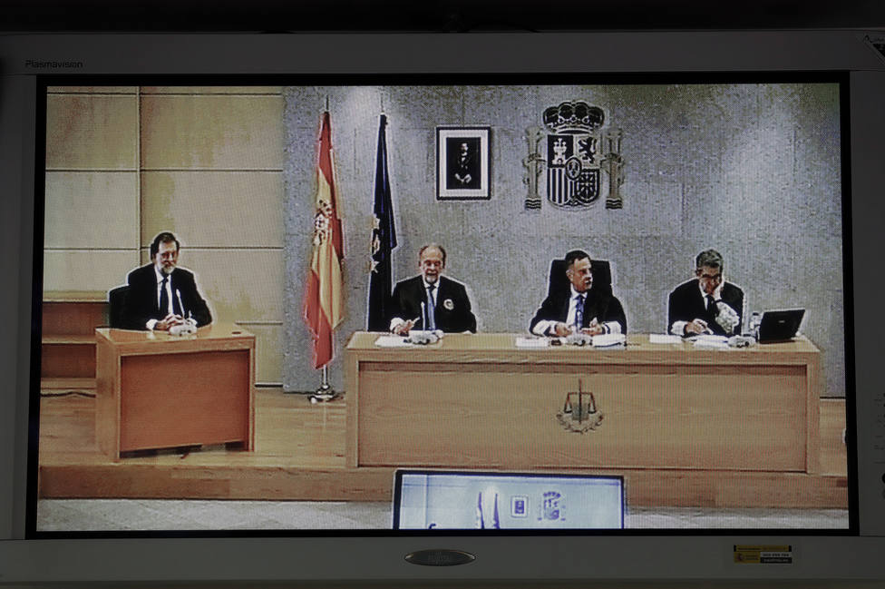 El Supremo reprocha a la Audiencia sus alusiones a la caja B del PP, que provocaron la moción contra Rajoy