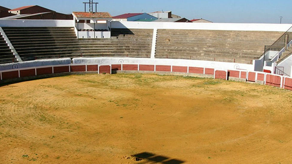 La plaza de toros de Herrera del Duque acogerá finalmente las tres novilladas de la Gira de Reconstrucción
