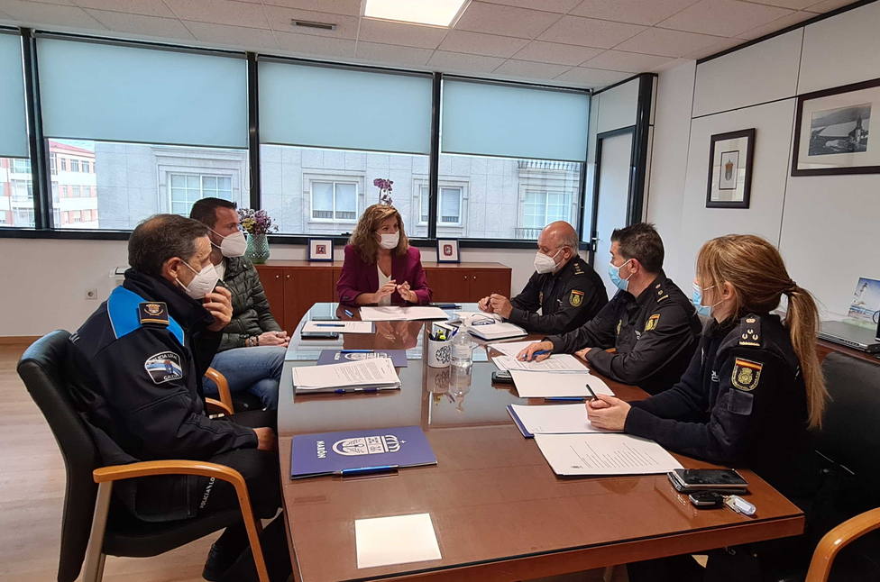La reunión se desarrolló en el despacho de Alcaldía del municipio naronés - FOTO: Concello de Narón