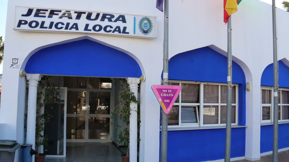 El Ayuntamiento de Almuñécar oferta 4 plazas de Policía Local por oposición libre