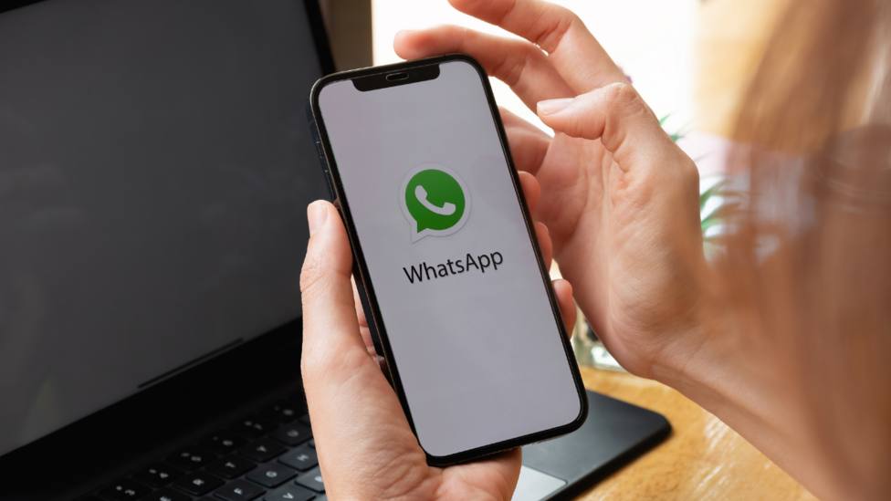 WhatsApp: Cómo bloquear tu cuenta si te roban el teléfono móvil para evitar que entren en tus conversaciones