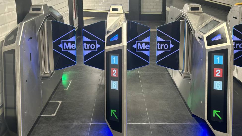 La Comunidad de Madrid extiende a 19 estaciones de Metro los nuevos tornos inteligentes con una inversión de 10 millones de euros