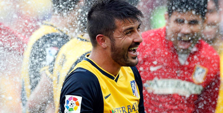 David Villa celebra el título de Liga con el Atleti (Reuters)
