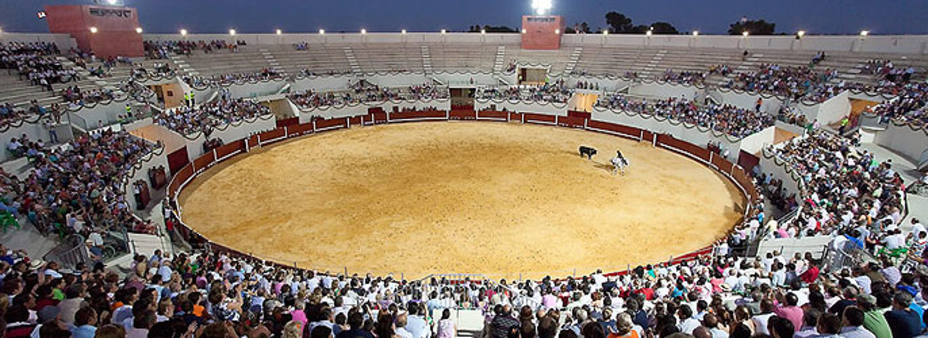 Finalmente no habrá festival en la plaza de toros de Utrera (Sevilla). ARCHIVO