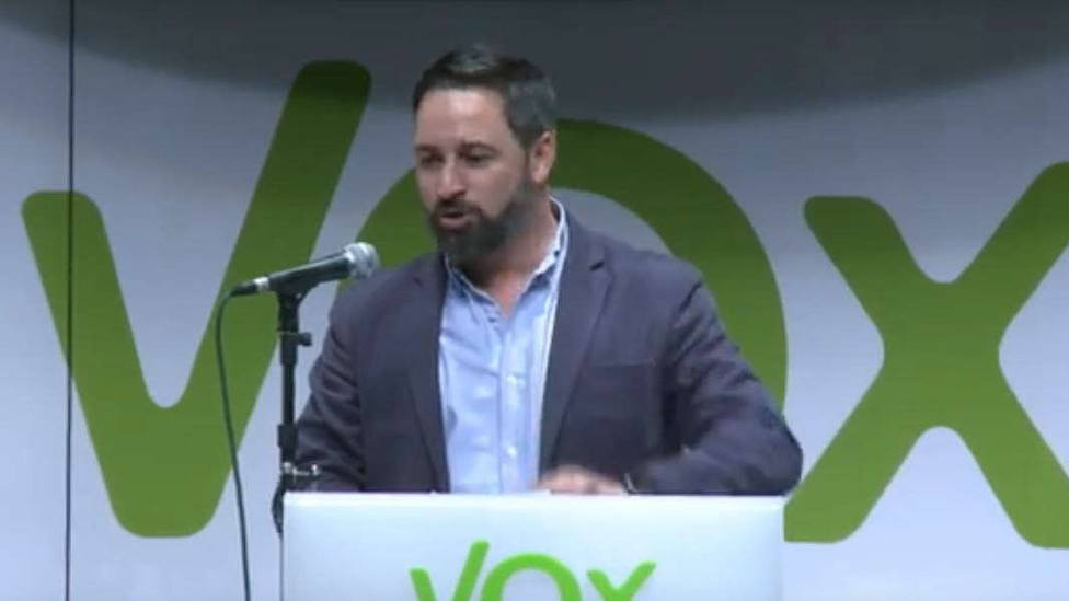 Abascal avisa de que Vox no será muleta despreciada de PP y Cs: Han demostrado en Andalucía que tienen miedo