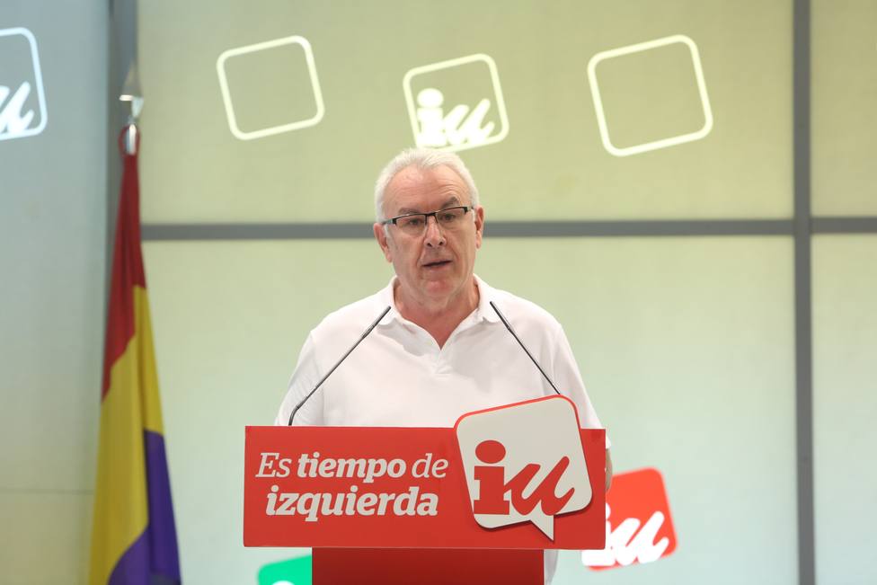 Cayo Lara cuestiona el empeño de entrar en el Gobierno de Sánchez y prefiere acuerdos programáticos con calendario