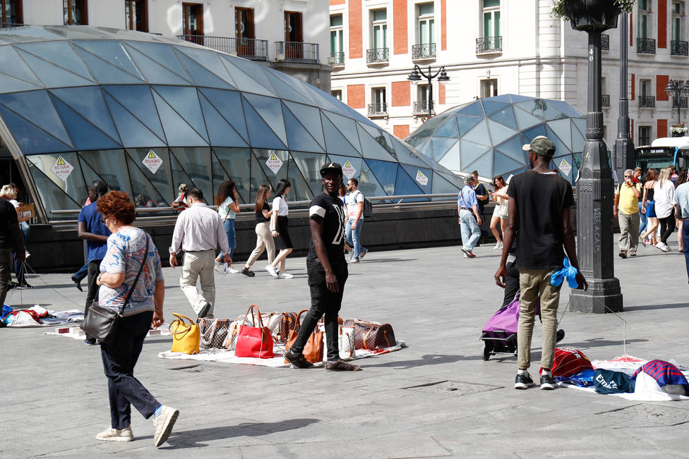 Las denuncias por el top manta cayeron en Madrid un 10% durante el primer semestre del año