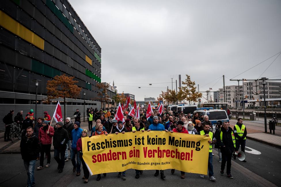 Unos 5.000 antifascistas responden a la convocatoria de un grupo neonazi en el oeste de Alemania
