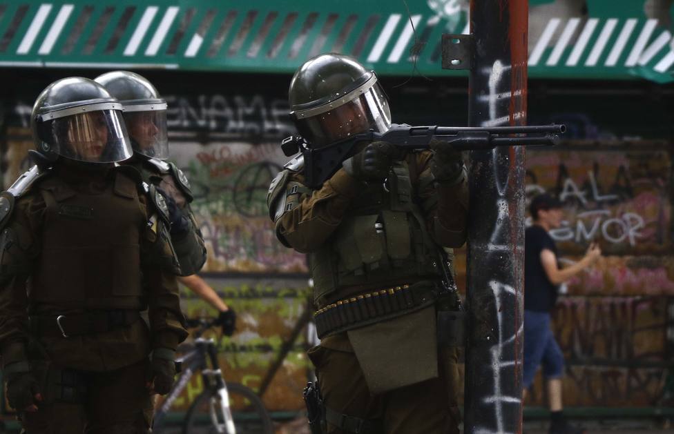 El Gobierno de Chile sopesa dotar a la Policía de nuevas armas no letales