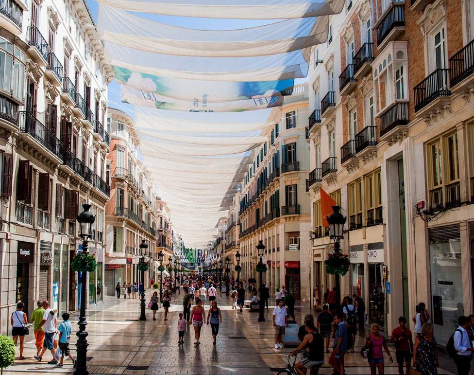 Las calles comerciales de Cartagena contarán con toldos de sombra similares a los de Málaga