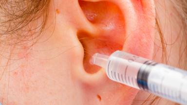 Los bastoncillos del oído son perjudiciales para la salud - La Tarde - COPE