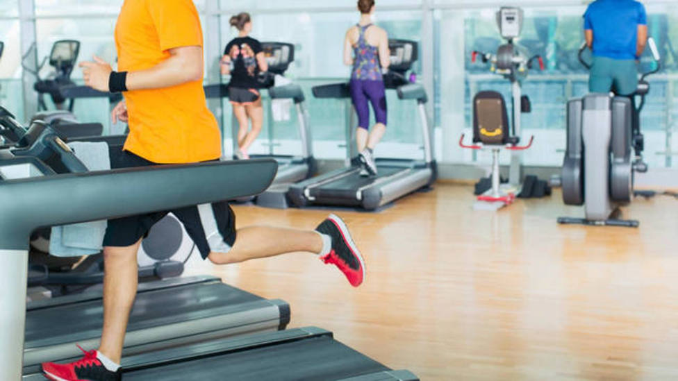 El ejercicio que debes incluir en tu rutina para reducir el colesterol y perder peso