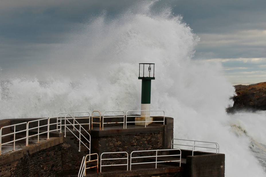 Galicia en alerta roja por temporal marítimo