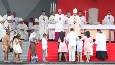 El papa Francisco oficia misa en Villavicencio