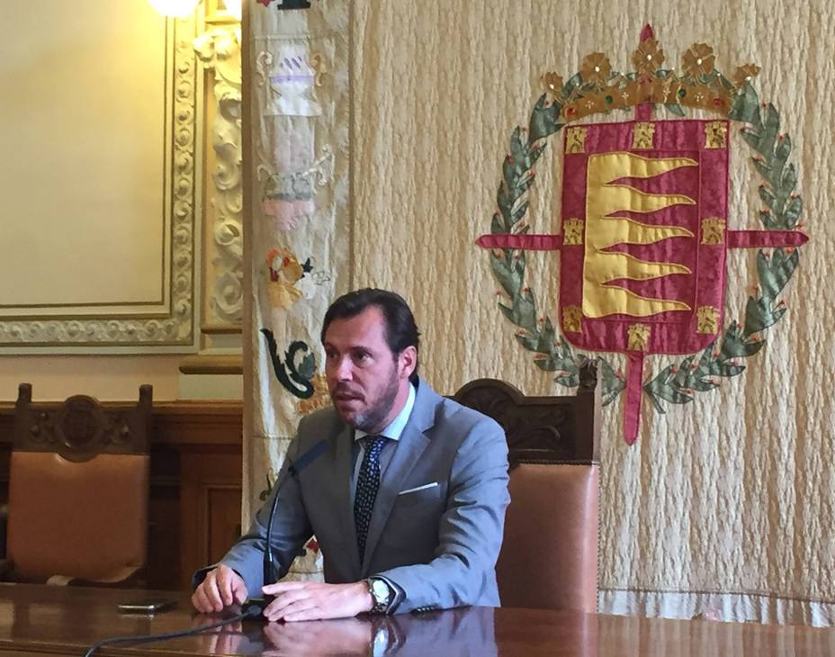 Puente ha visto a Sanchez en papel de presidente y a Rajoy como jefe de la oposicion crispado y falton