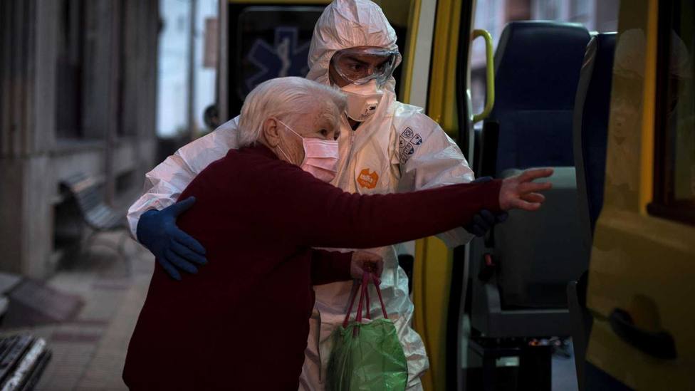 Denuncian ante la Fiscalía de Barcelona la gestión de la pandemia de Covid-19 en las residencias de ancianos