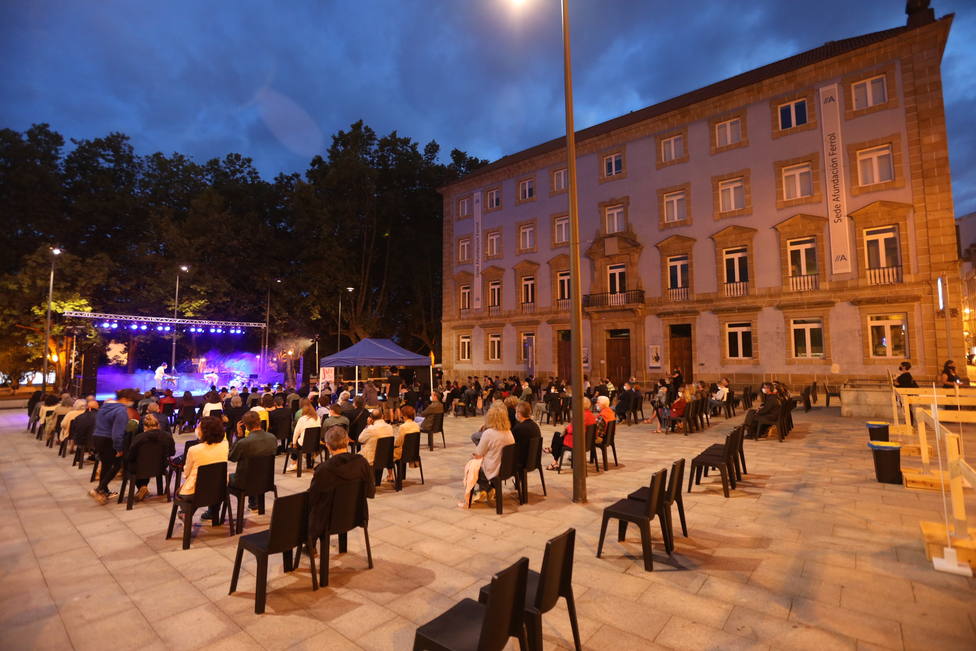 Uno de los concierto de Jazz de Ría celebrado el pasado año en la plaza de la Constitución - FOTO: Cedida