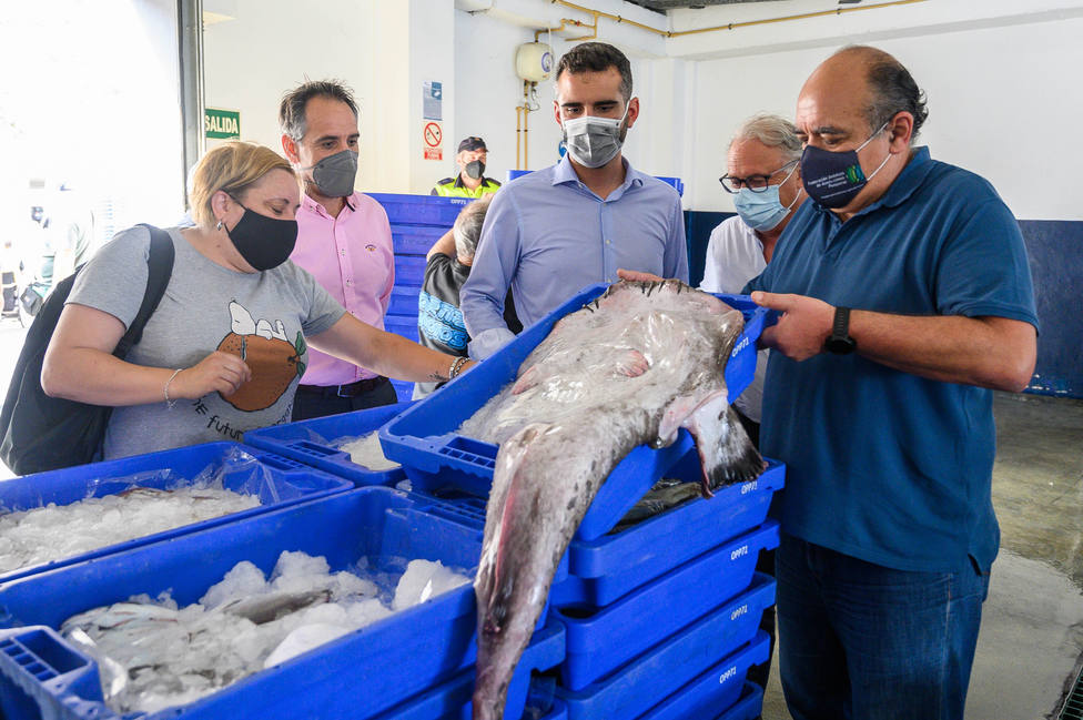 El alcalde de Almería apoya al sector de la pesca, en huelga por las “decisiones injustas de Europa
