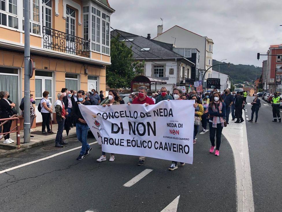 Manifestación en Neda en contra del proyecto del parque eólico de Caaveiro. FOTO: Concello de Neda