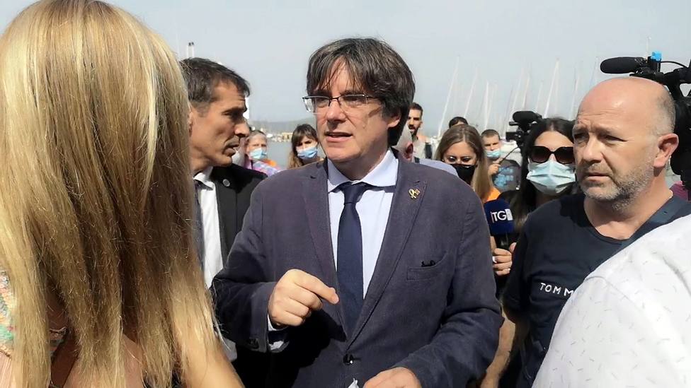 Puigdemont defiende la vía unilateral para la independencia en Cataluña si España no ofrece otra alternativa