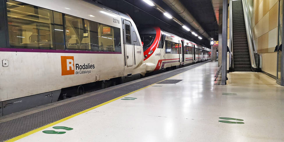 Una avería obliga a suspender todos los trenes en Cataluña salvo los AVE