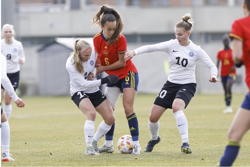 Daniela Arques es titular en la goleada de España (12-1)