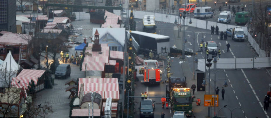 El mercadillo navideño en Berlín donde ocurrió este lunes el presunto atentado. REUTERS
