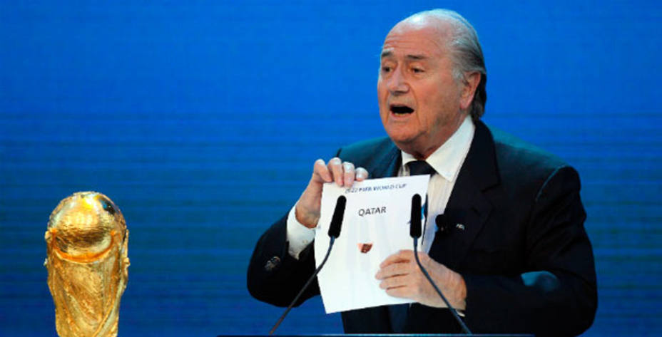 Joseph Blatter, presidente de la FIFA, anuncia victoria de Catar 2022.