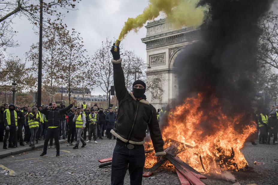 Yellow vests protest against fuel prices in Paris