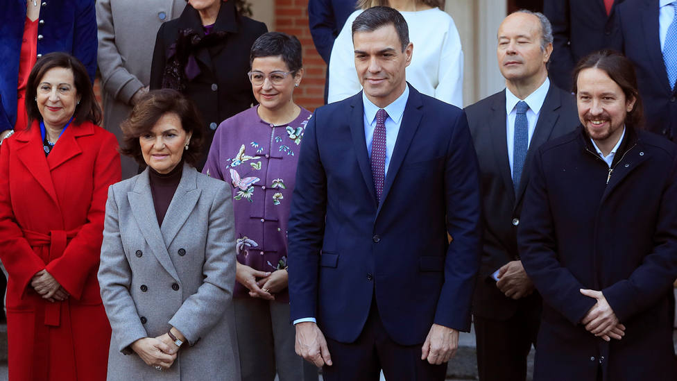 A los 22 ministros del Gobierno de Sánchez se añaden 30 secretarios de Estado: ¿quiénes son y cuánto cobran?