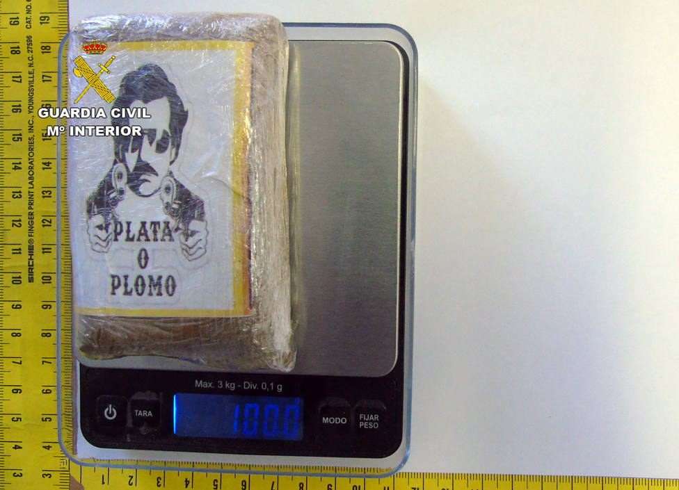 La Guardia Civil investiga a un joven que portaba 100 gramos de hachís en La Manga