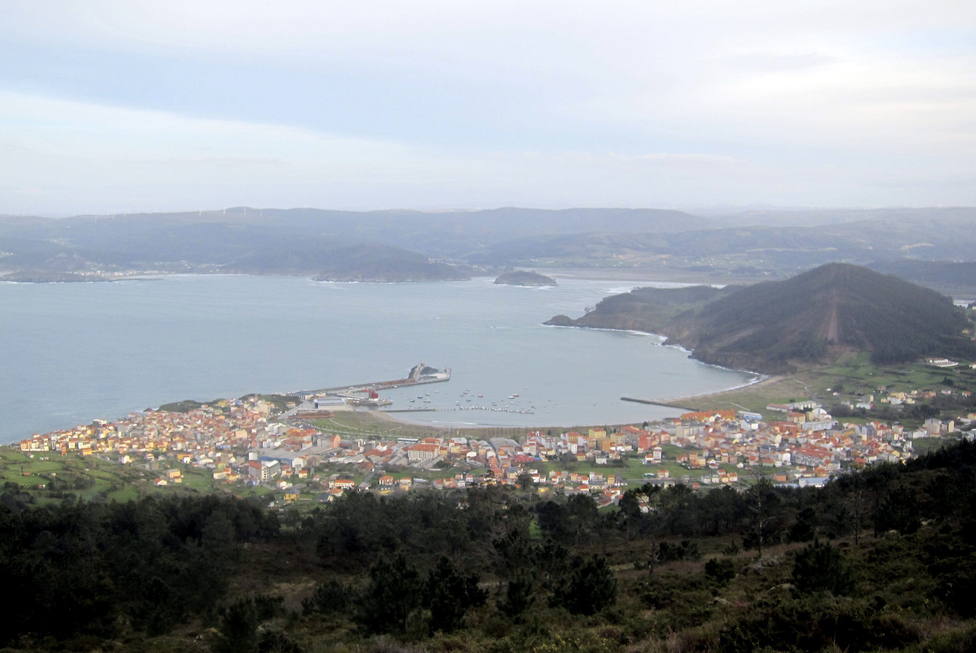 Vista general de una parte de la comarca del Ortegal, con Cariño en primer término - FOTO: EFE/Cristina Yuste