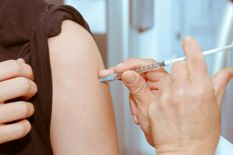 Más de 400.000 extremeños tienen la pauta completa de la vacuna